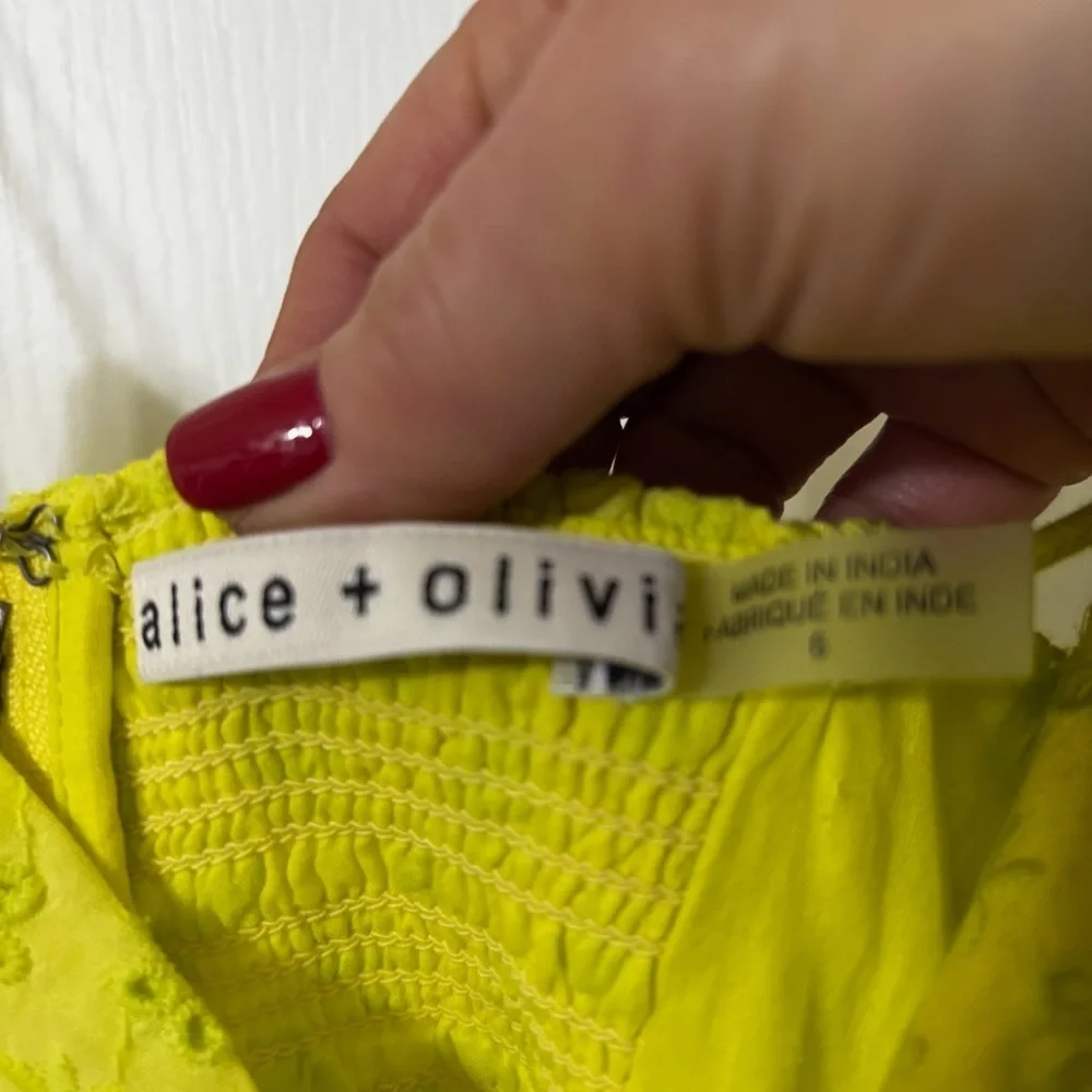 Alice + Olivia 'Fae' Eyelet Sleeveless Mini-Dress Lemon Sorbet Size 6